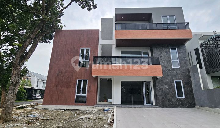 Rumah Private Lift Bangunan Mandiri 3 Lantai Di Alam Sutera