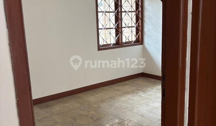Well-Maintained House for Rent in Muara Complex. Well-Maintained House for Rent in Muara Complex.