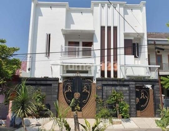 Rumah Cantik  3 Lantai di Soreang