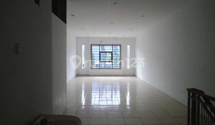 For Rent/For Sale 2-Story Shop House in Mekar Wangi 1