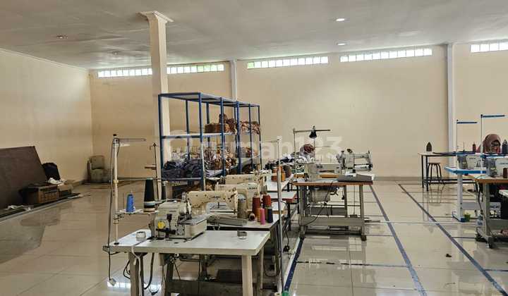 For Sale: 2-Story Shophouse, Land Area 1500 sqm, on Main Road Cigondewah. 2