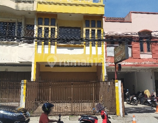 Dijual Ruko 3lt,, Sangat Hommy Dan Istimewa Di Taman Kopo Indah