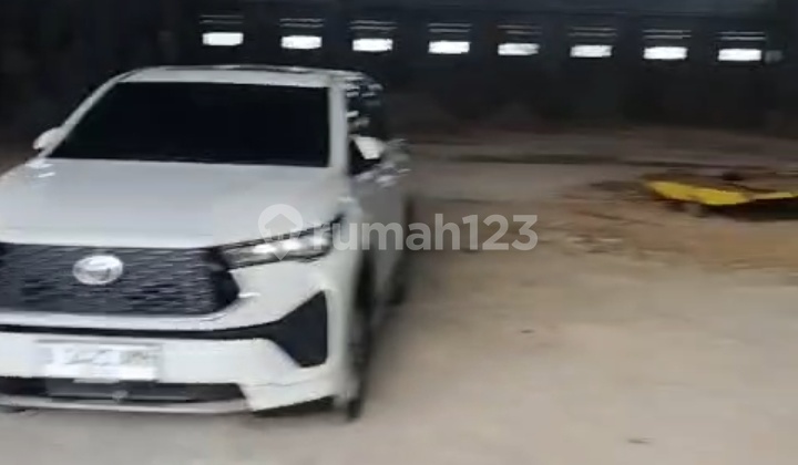 Rent New Warehouse Building 1,370 Square Meters in Sayap Taman Kopo Indah Rent New Warehouse Building 1,370 Square Meters in Sayap Taman Kopo Indah