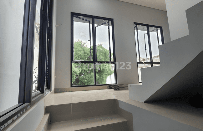 Dijual Rumah 3 Lt+rooftop Jakarta Selatan Dekat One Belpark Mall 2