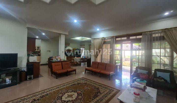 Dijual Rumah Dua Lantai Rasa Villa Pasar Minggu 2