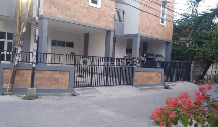 Dijual Rumah Dua Lantai Siap Huni Bekasi Jawa Barat 2