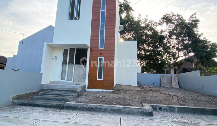 Beli Rumah 2 Lantai Jogja Maguwoharjo, Dekat Jogja Bay 2