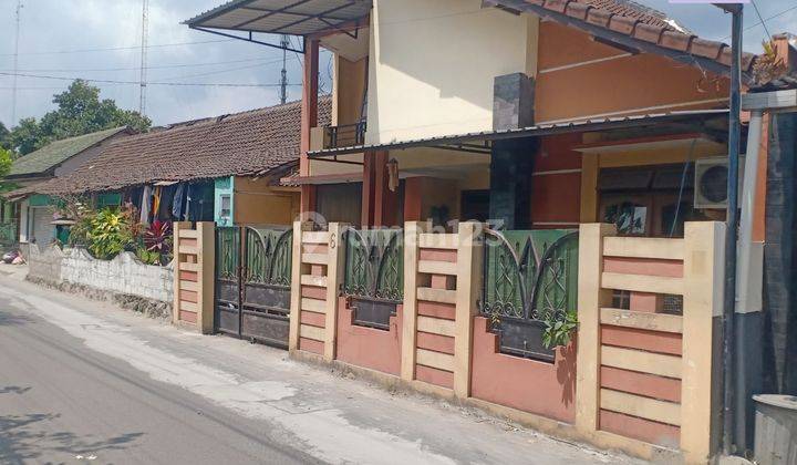 Rumah Dekat Kampus UGM, Jakal Km.6, Ringroad Utara, Yogyakarta 1