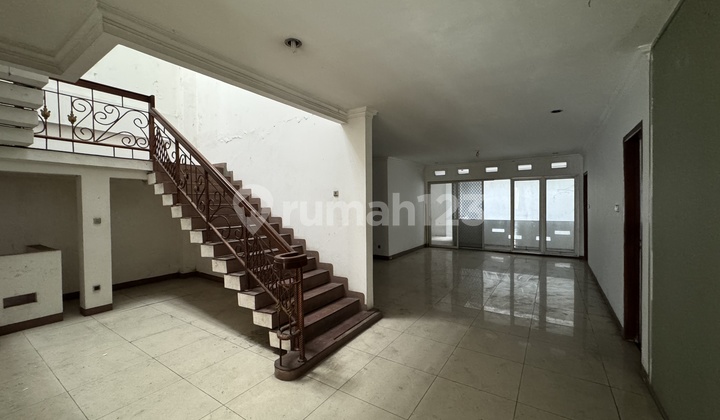 Affordable 4-Story House 2