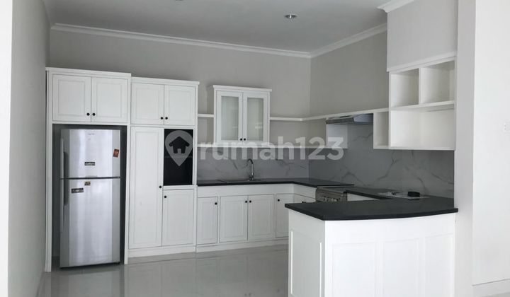 Rumah Dengan Sharing Pool Di Kebayoran Baru