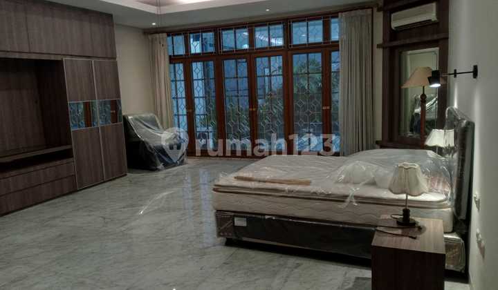 House for Rent in Pondok Indah Area with 5 Bedrooms and Swimming Pool 2