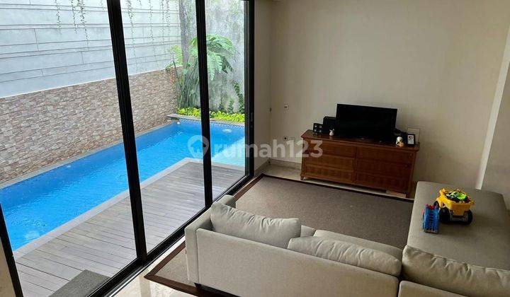 Rumah Private Pool Di Area Lebak Bulus 3 Bedrooms 2