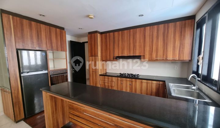 Strategic House With Private Pool and Five Bedrooms Modern Look SCBD Strategic House With Private Pool and Five Bedrooms Modern Look SCBD