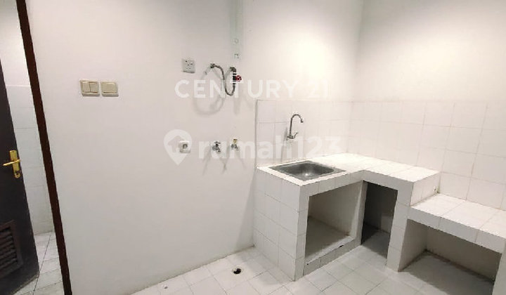Apartment 3 Bedrooms Furnished Near Citos South Jakarta 2
