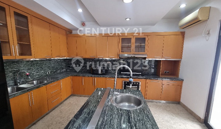 Cipete Area House With S Pool And Furnished Cipete Area House With S Pool And Furnished