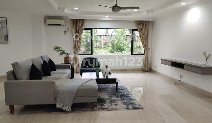 Apartment 3 Bedrooms Furnished Near Citos South Jakarta