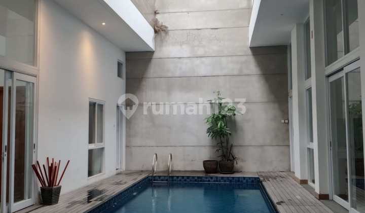 Rent a Nice House With Swimming Pool in Setraduta Bandung