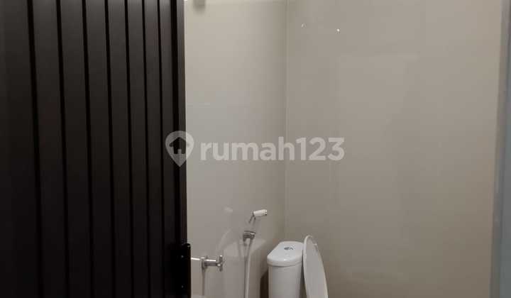 Ready-to-use Shop Rental on Main Road Cimahi