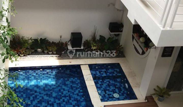 Rumah 3 lantai cakep ada swimming pool Jl Industri Kemayoran 1