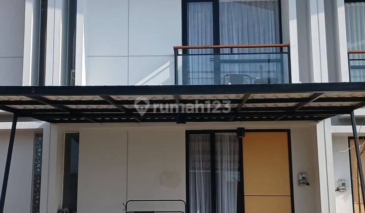 Rumah minimalis 2 lantai Cendana Icon Lippo Karawaci 1