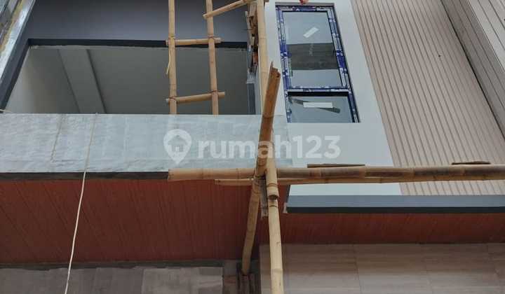 Rumah Baru 2 Lantai Minimalis Cantik Metland