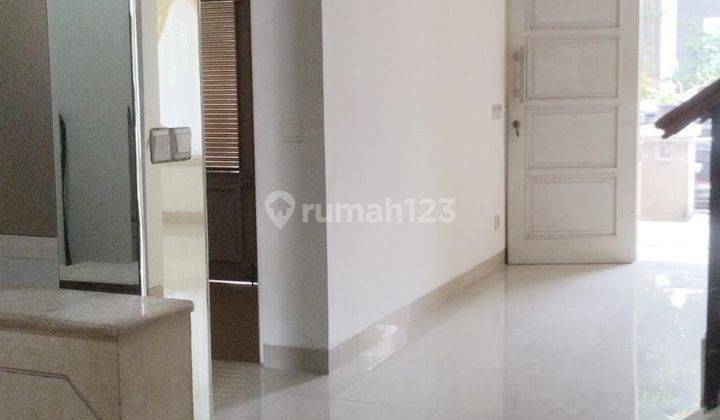 Rumah 3 Lantai Bagus Chalcedony Sumarecon Gading Serpong 2