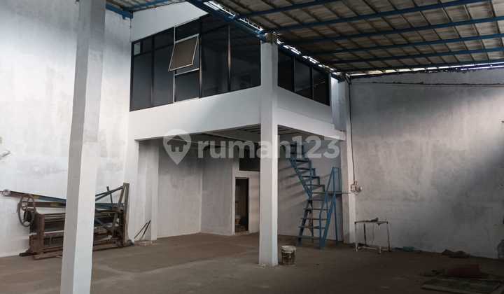 Cheap Warehouse for Rent 365m2 Land Cimone Tangerang