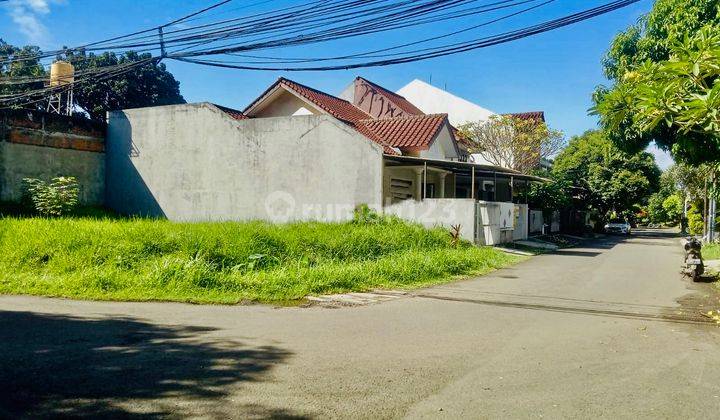 Tanah Hook 279.0 m² PPJB di BSD Griya Loka 1
