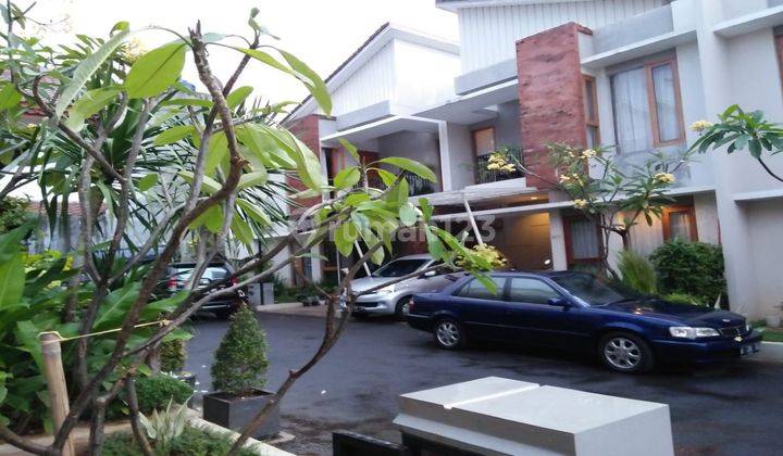 Rumah Bagus Semi Furnihed Dekat Pintu Tol Di Petukangan 1