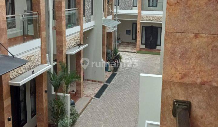 Rumah Hook 3 Lantai Semi Furnished Dekat Mrt Di Kebagusan 2