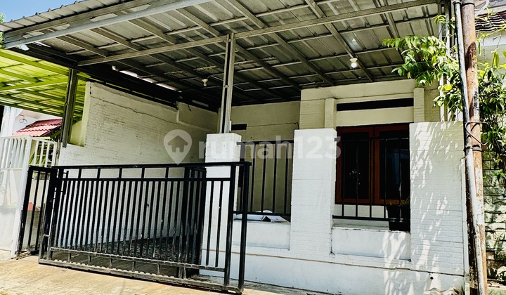 Single-Story Ready-to-Occupy House Near Mall in Pamulang 2