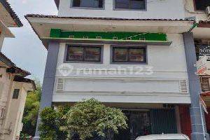 Ruko Hadap Jalan Semi Furnished Dekat Mall Di Bintaro 1