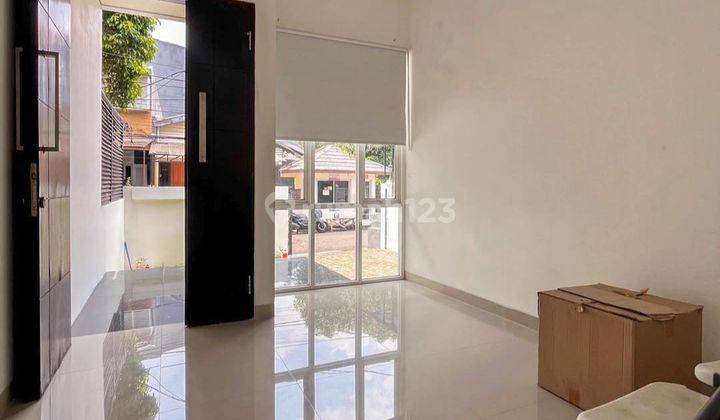 Rumah Semi Furnished Bagus Dekat Mall di Pondok Indah 2