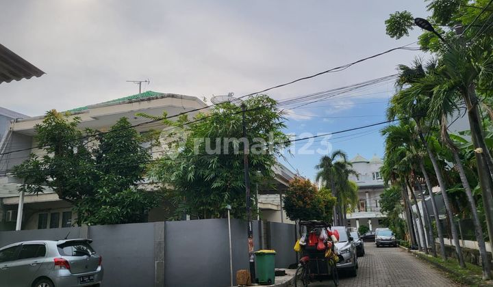 Nice 2-Story House in Sunter Bisma 2