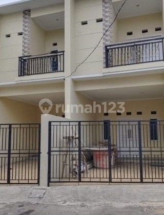 Dijual rumah sunter bentengan 68m2 lokasi bagus, 2,5 lantai, nyaman, kode Ry Dijual rumah sunter bentengan 68m2 lokasi bagus, 2,5 lantai, nyaman, kode Ry