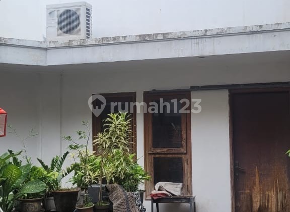 Dijual rumah menteng 629m2 lokasi bagus, 2 lantai, nyaman, strategis, kode rf 2