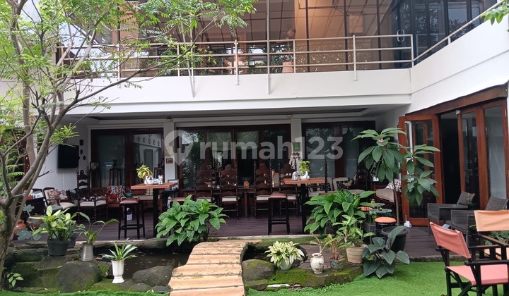 For sale: nice house in Kemang, 1000m2, strategic location, 2 floors, very comfortable, code jv, ah.