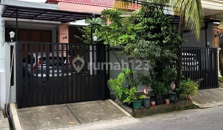 SUNTER AGUNG HOUSE 308m2, GREAT LOCATION, COMFORTABLE, EAST-FACING, CODE DS