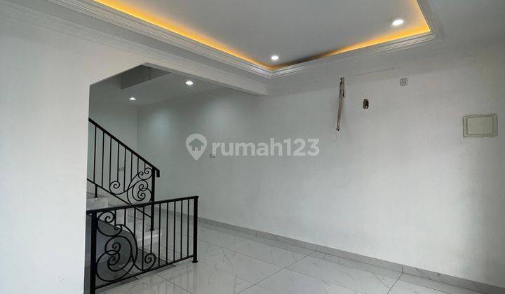 Dijual Rumah Duta Garden 76,5m2 Lokasi Bagus, 2 Lantai, Nyaman, Hadap Utara, Kode Ry 2