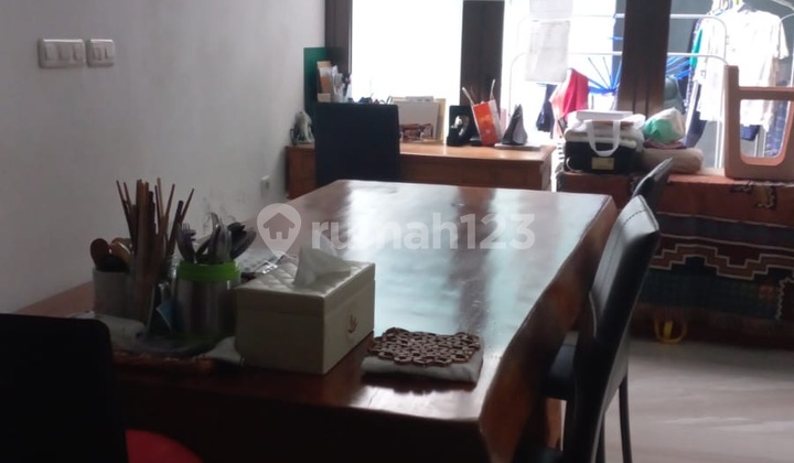 Dijual rumah di mokmer raya 224m2 lokasi bagus, 2 lantai, strategis, kode rf Dijual rumah di mokmer raya 224m2 lokasi bagus, 2 lantai, strategis, kode rf