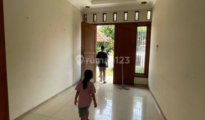 Disewakan Rumah Besar 2 Lantai Di Larangan 2