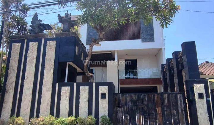 Rumah Mewah Di Renon , 6 Kamar Sangat Strategis  1