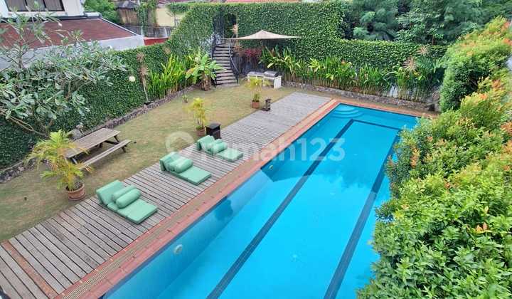 Dijual Rumah Palm Spring dengan Kolam Renang Pribadi Batam