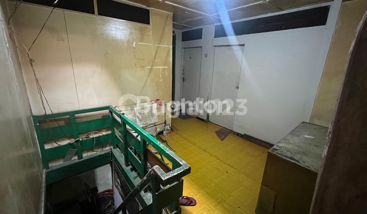 RUMAH KELUARGA ATAU RUMAH KOST SUASANA KLASIK-JAKPUS 2