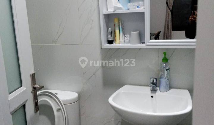 Rumah 2 Lantai Setengah Baru Kamar 4 +1 di Jl rawamangun  2