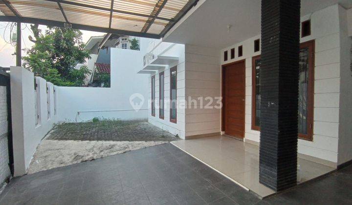 Rumah kamar 5+ 1 , garasi 3 mobil di Rawamangun, 2 Lantai Bagus 1