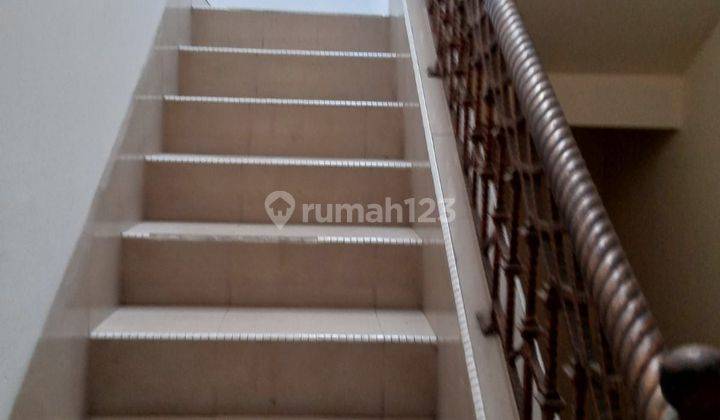 Rumah 2,5 Lantai 4 Kamar + 1 Bagus di Rawamangun  2