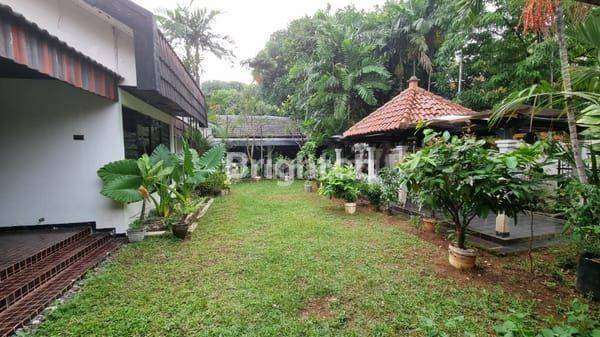 Rumah Besar 10 Kamar +2 , 2 Lantai, Bagus di Cempaka putih SHM 1