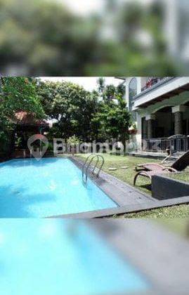 Rumah 2 Lantai Bagus ada Pool SHM Barat di Jalan Pertanian 1