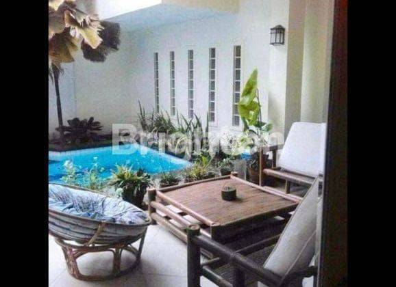 Rumah Bagus,  Private Kolam Renang, 2 Lantai di Kemang SHM 1